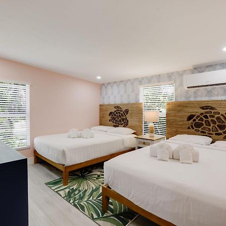 Charming Suite With Balcony And Bikes At Historic Sandpiper Inn Санибел Экстерьер фото